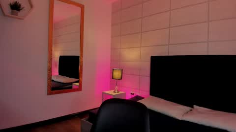 Christine  online show from February 11, 12:28 pm