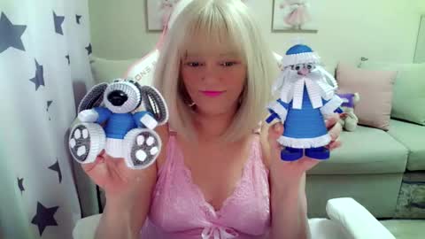 Christi online show from November 22, 7:55 am