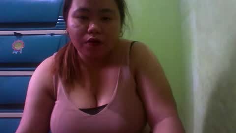 Snapshot of chubbybigtits_01 chatting on October 17, 6:05 am chubbybigtits_01 online show from October 17, 6:05 am