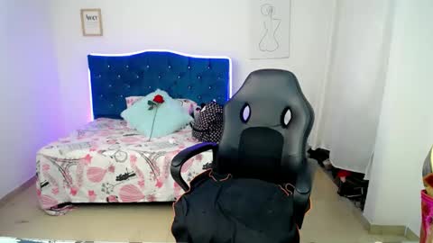 Lulu online show from November 20, 1:45 pm