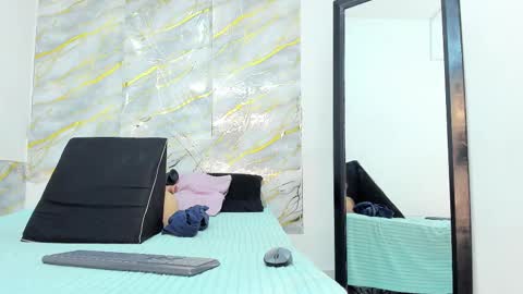 ciaraharrys online show from December 20, 1:20 am