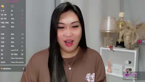 CLAIRE online show from April 25, 7:55 am