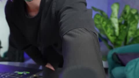 Clara online show from December 2, 7:05 pm