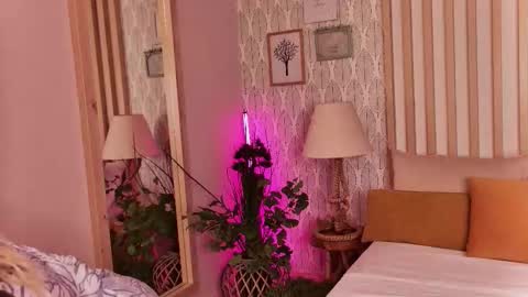 Snapshot of claraecho_ chatting on October 23, 4:29 am Clara online show from October 23, 4:29 am