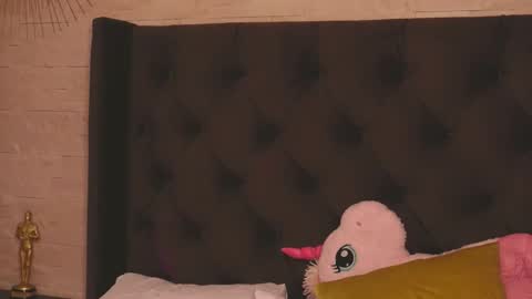 ClaraHazel online show from November 15, 8:04 am