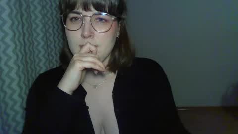 Clara online show from April 16, 8:08 pm