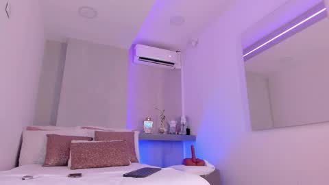 . Cleo Jhonson . online show from March 26, 4:03 am