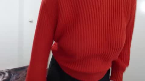 Syl  online show from November 19, 7:03 pm