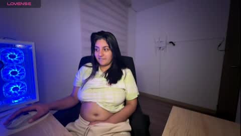 cloe small online show from April 15, 7:42 am