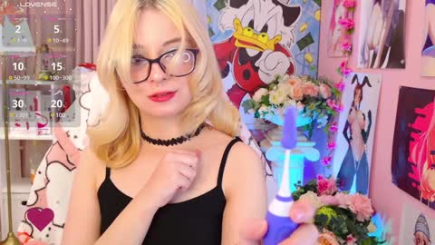 Mia online show from December 20, 9:06 pm