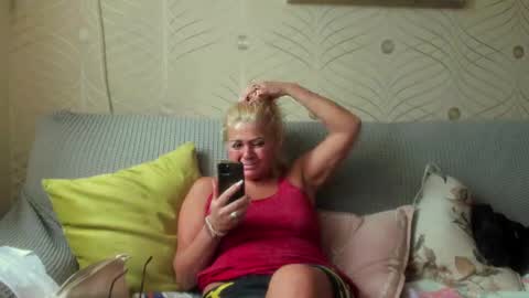 Snapshot of come2mom chatting on March 2, 9:10 am come2mom online show from March 2, 9:10 am