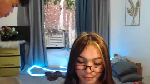 Snapshot of come_wet_me chatting on October 23, 8:42 am come_wet_me online show from October 23, 8:42 am