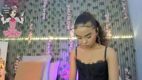 coralineross_ online show from November 3, 6:45 pm