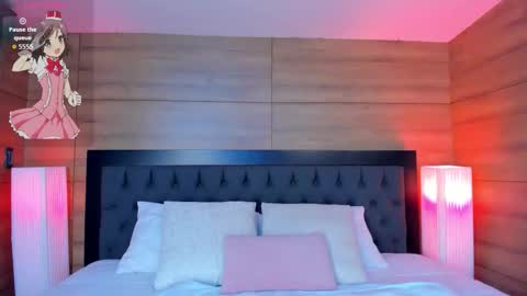 coralineross_ online show from December 16, 11:27 am