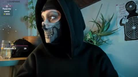 cos_operator online show from October 9, 6:45 pm