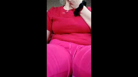 cougarmilf88 online show from December 17, 8:24 pm