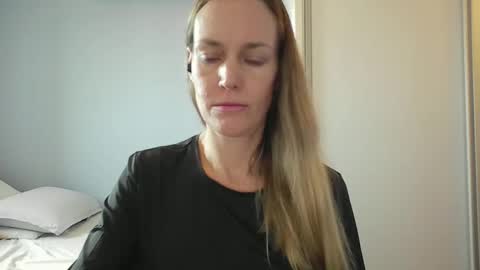 Anny online show from November 19, 10:48 am