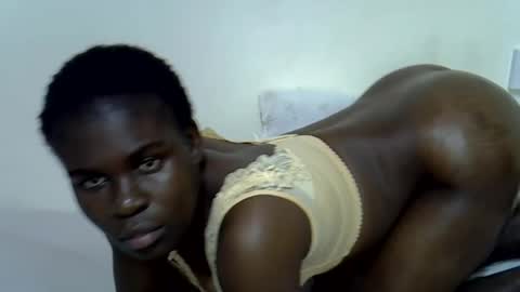 creamy_petite11 online show from June 17, 10:05 am