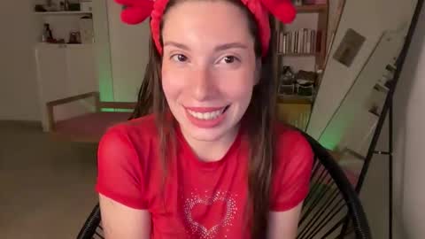 Snapshot of cringebutcute chatting on October 20, 7:06 pm Astrid online show from October 20, 7:06 pm