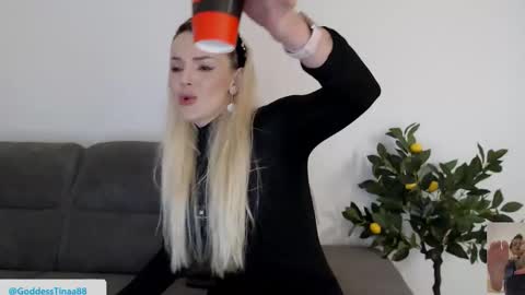 cris_tinne online show from March 22, 11:49 am