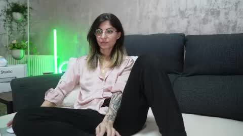 crissy_love online show from February 8, 9:46 pm