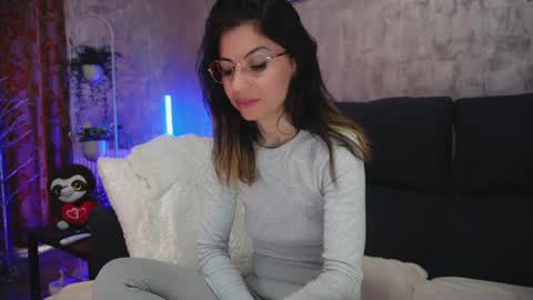 crissy_love online show from February 17, 6:31 am