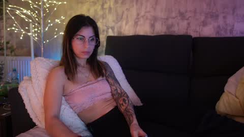 crissy_love online show from February 1, 1:12 am