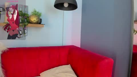 cristalfoxy_ online show from April 7, 8:44 pm