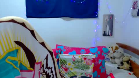 cristinewinter online show from April 18, 11:24 am