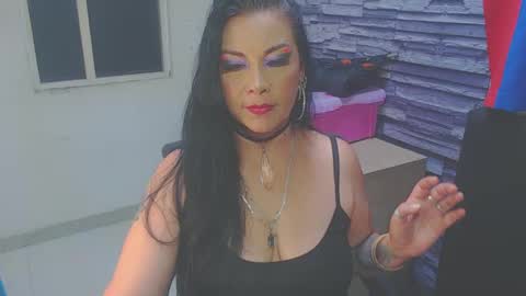 cruela_deviil online show from September 30, 1:55 am