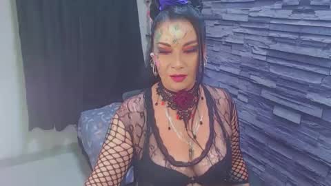 cruela_deviil online show from October 17, 11:08 pm