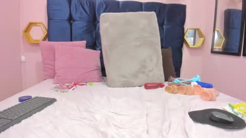 crystal_butterfly1 online show from October 30, 3:02 pm