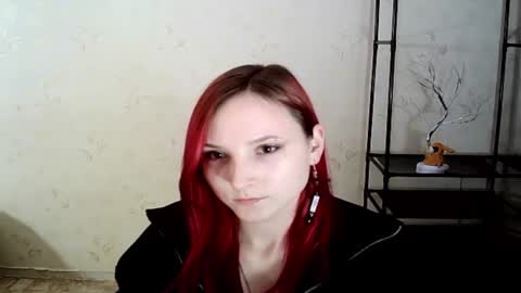 crystal_carnation online show from May 19, 6:42 am