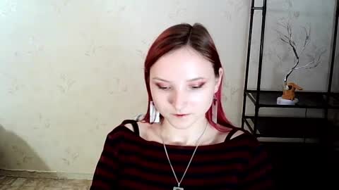crystal_carnation online show from May 22, 7:39 am