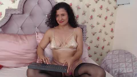 Milf Latina online show from May 12, 4:13 pm