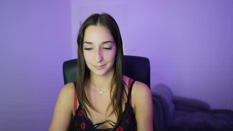 Crystalbrunette18 online show from June 2, 7:48 pm