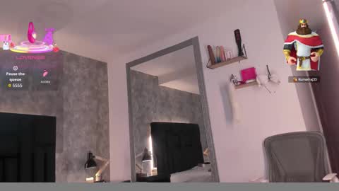 Crystal online show from December 3, 5:37 pm