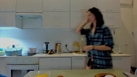 Maria online show from December 4, 3:20 am