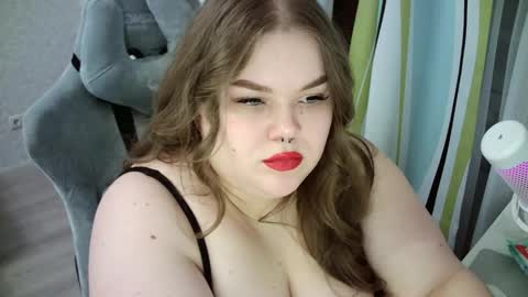 CuddleEmily online show from February 14, 12:45 am