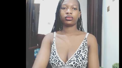 cumebony_petit online show from April 20, 7:11 am