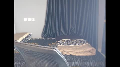 chloe online show from December 13, 8:25 pm