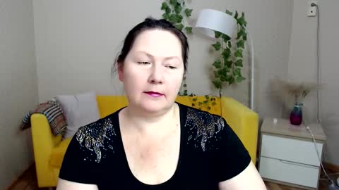 curvy_girlz online show from November 17, 4:08 pm