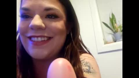 Curvyandthic online show from October 27, 6:09 am