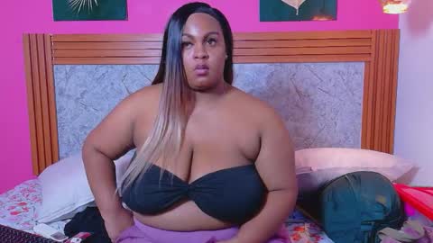 curvyhomebebe online show from June 3, 3:18 am