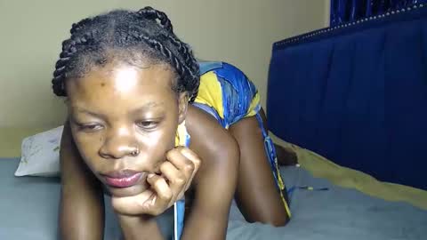 curvyjoan online show from November 24, 8:27 am