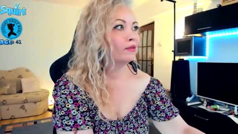 Whitney Lynn online show from September 12, 12:33 am