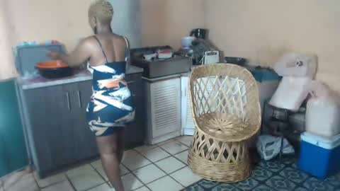 curvypear76x online show from January 7, 1:03 pm