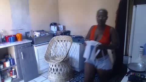 curvypear76x online show from December 4, 7:17 am