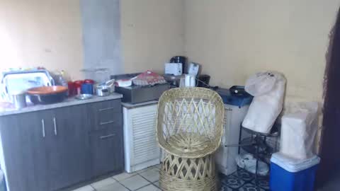 curvypear76x online show from December 31, 7:10 am