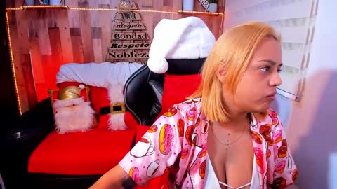    Independent Model online show from December 9, 12:45 am